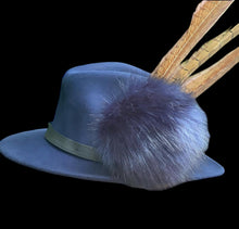 Load image into Gallery viewer, Exquisite Feather Hat Pin