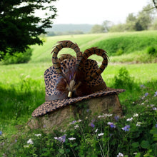 Load image into Gallery viewer, Classique Feather Hat Pin