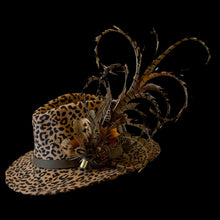 Load image into Gallery viewer, Exquisite Feather Hat Pin