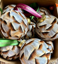 Load image into Gallery viewer, Feather Baubles