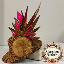 Load image into Gallery viewer, Fedora with an Exquisite Feather Pin