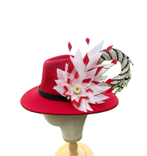 Load image into Gallery viewer, Classique Fedora Hat & Feather Pin