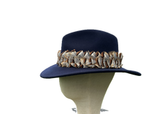 Load image into Gallery viewer, Classique Fedora Hat & Feather Pin