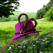 Load image into Gallery viewer, Classique Feather Hat Pin