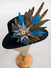 Load image into Gallery viewer, Exquisite Feather Hat Pin