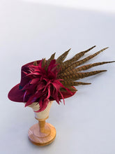 Load image into Gallery viewer, Exquisite Feather Hat Pin