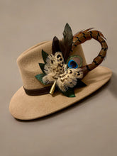 Load image into Gallery viewer, Classique Feather Hat Pin
