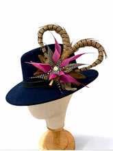 Load image into Gallery viewer, Classique Feather Hat Pin
