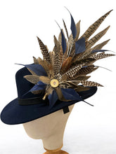 Load image into Gallery viewer, Exquisite Feather Hat Pin