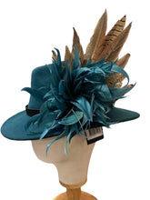 Load image into Gallery viewer, Exquisite Feather Hat Pin