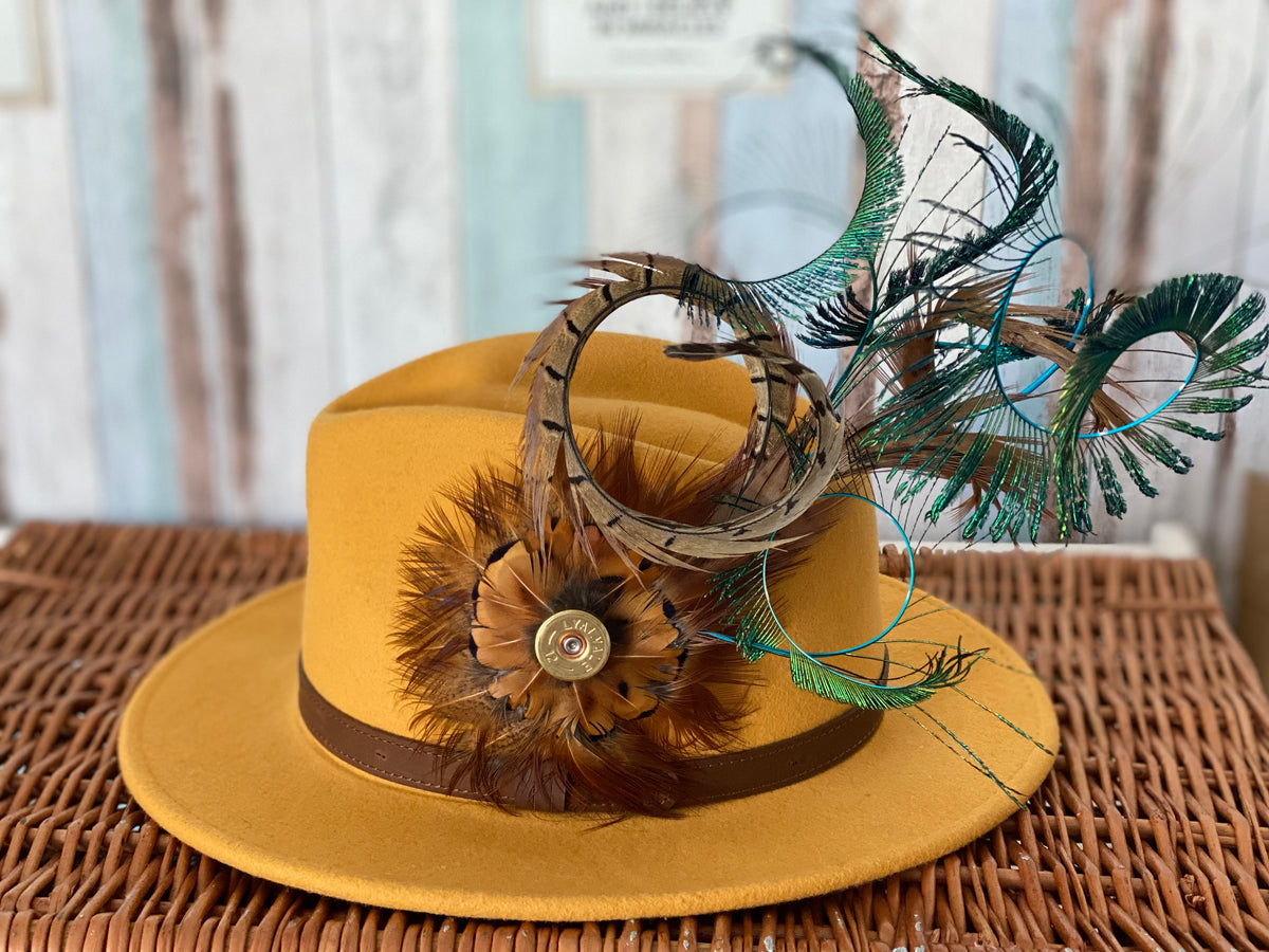 Exquisite Hat Pin – Classique Feathers