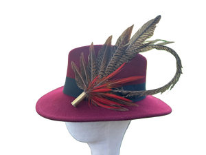 Classique Fedora Hat & Feather Pin