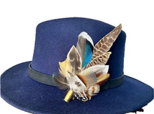 Load image into Gallery viewer, Classique Fedora Hat &amp; Feather Pin
