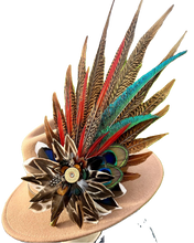 Load image into Gallery viewer, Classique Fedora Hat &amp; Feather Pin
