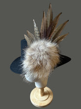 Load image into Gallery viewer, Fedora with an Exquisite Feather Pin
