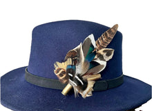 Load image into Gallery viewer, Classique Fedora Hat &amp; Feather Pin
