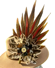 Load image into Gallery viewer, Classique Fedora Hat &amp; Feather Pin
