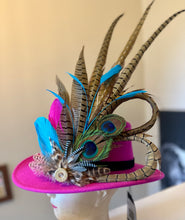 Load image into Gallery viewer, Extravagant Feather Adornment
