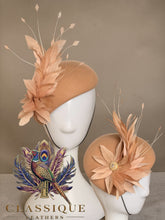 Load image into Gallery viewer, Camel teardrop fascinator
