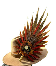 Load image into Gallery viewer, Classique Fedora Hat &amp; Feather Pin
