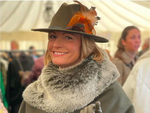 Classique Fedora Hat & Feather Pin