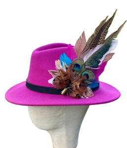 Classique Fedora Hat & Feather Pin